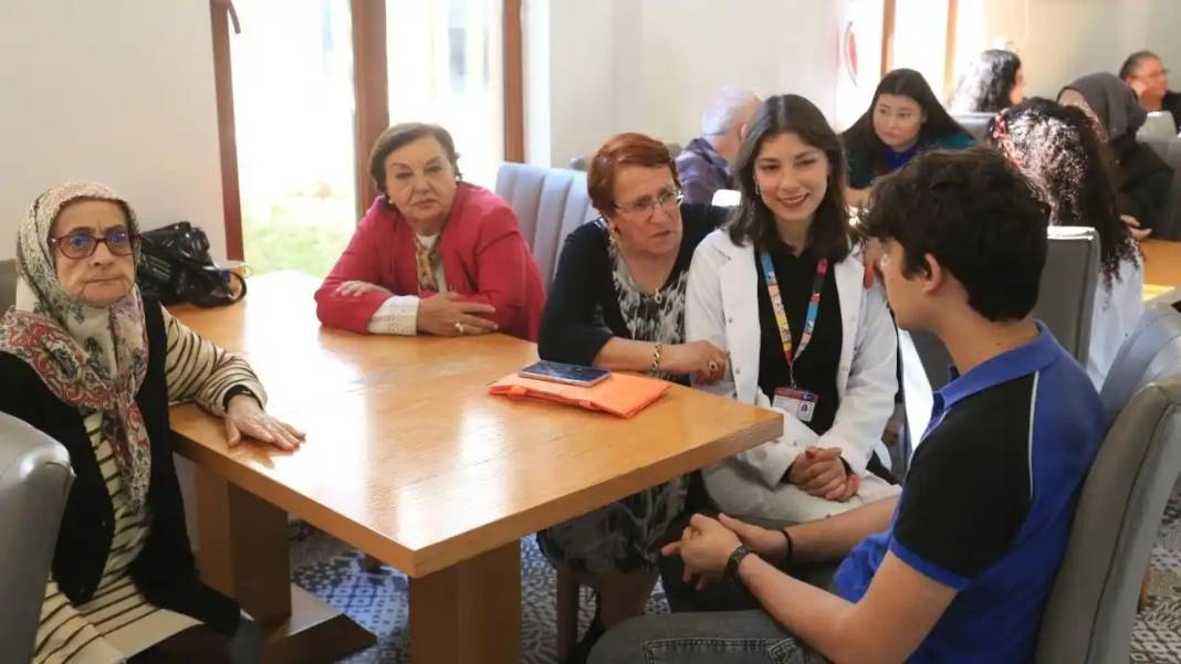 Antalya’da Huzurevinde Kuşaklararası Dayanışma Renkli Anlara Sahne Oldu! 5